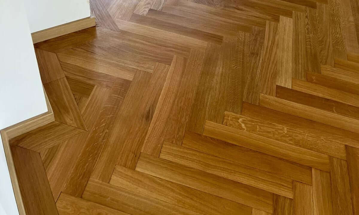 Material samples for oiled and sealed parquet finishes