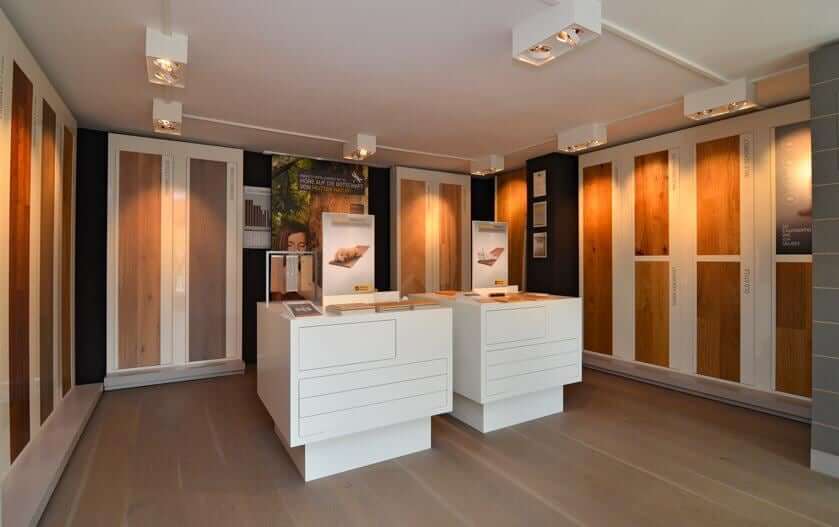Parkett Stelzl showroom in Munich-Forstenried with parquet samples and floor coverings